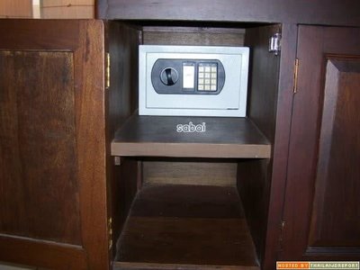 810_rcon07_1.jpg