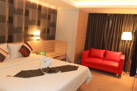 aspira-sukhumvit-deluxe-room-view.jpg