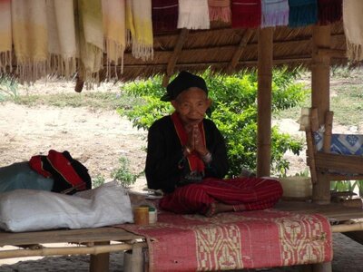Chiang Rai S4 Longneck Oma.jpg