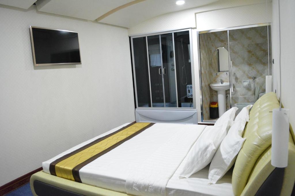 999 Hotel Room.jpg