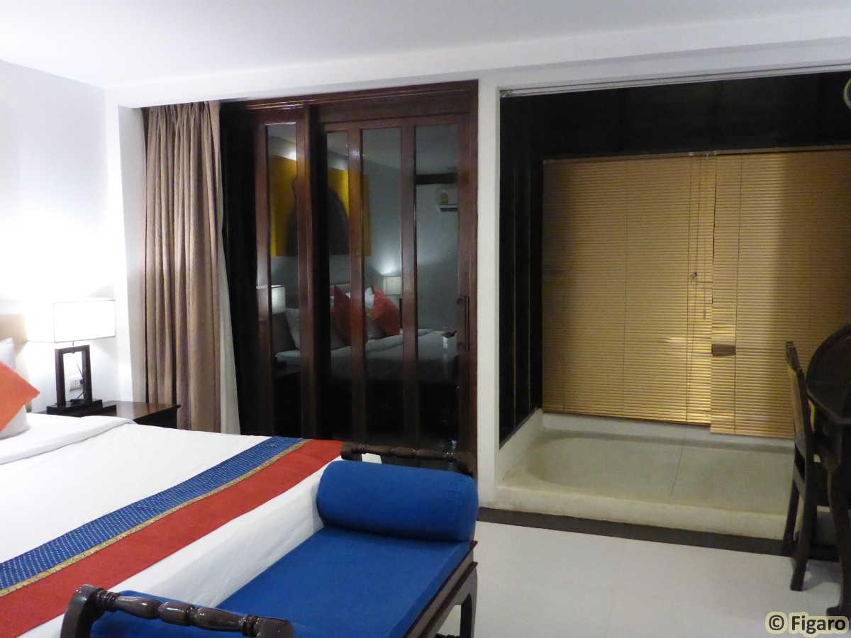 CNX-Yantarasri-05.jpg